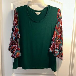 Scoop Neck Flare Sleeve Top